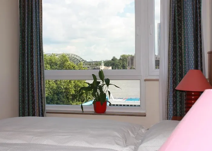 Roemerhafen 3* 쾰른