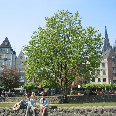 Hotel Romerhafen 3*