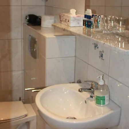 Hotel Romerhafen 3*