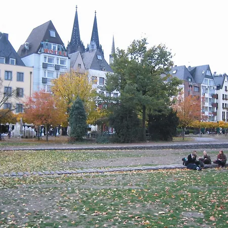 Hotel Römerhafen 3*