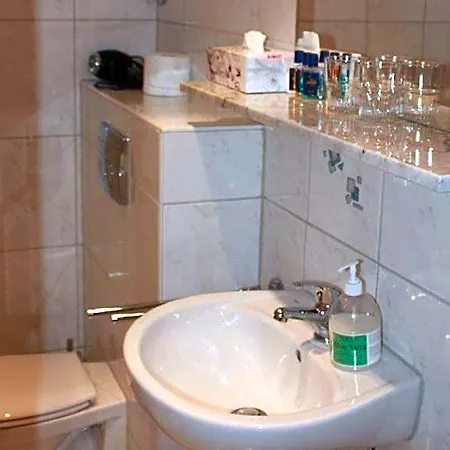 Отель Roemerhafen Кёльн