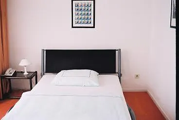 Roemerhafen Hotel 3*